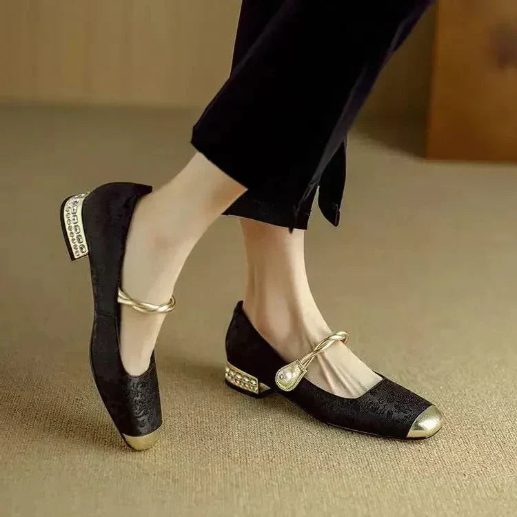 Ashley | Orthopedic shoes with a closed upper