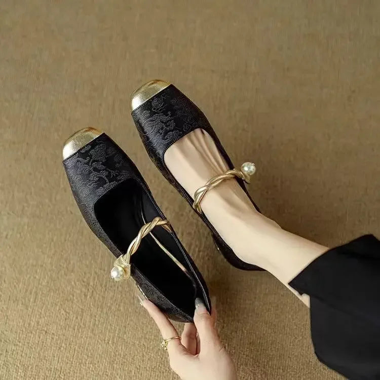 Ashley | Orthopedic shoes with a closed upper