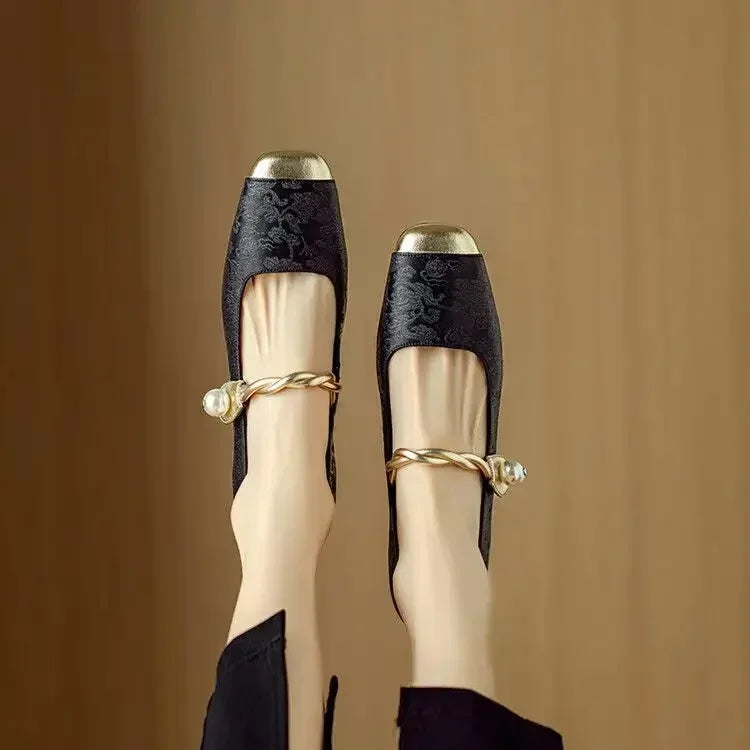 Ashley | Orthopedic shoes with a closed upper