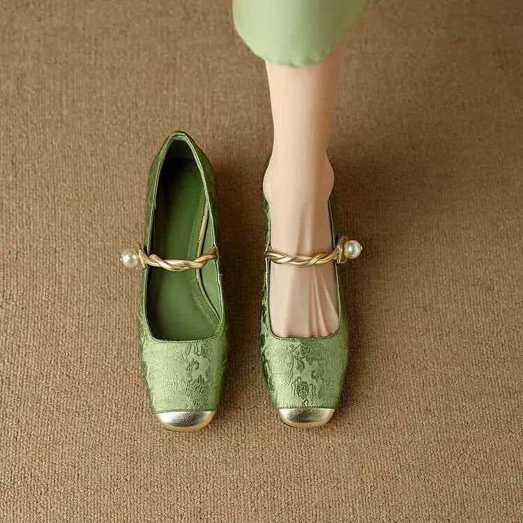Ashley | Orthopedic shoes with a closed upper