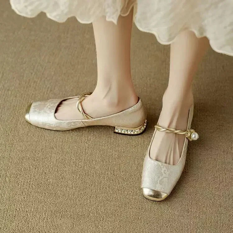 Ashley | Orthopedic shoes with a closed upper